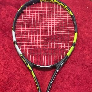 Dynamic Yellow and Black Tennis Racket